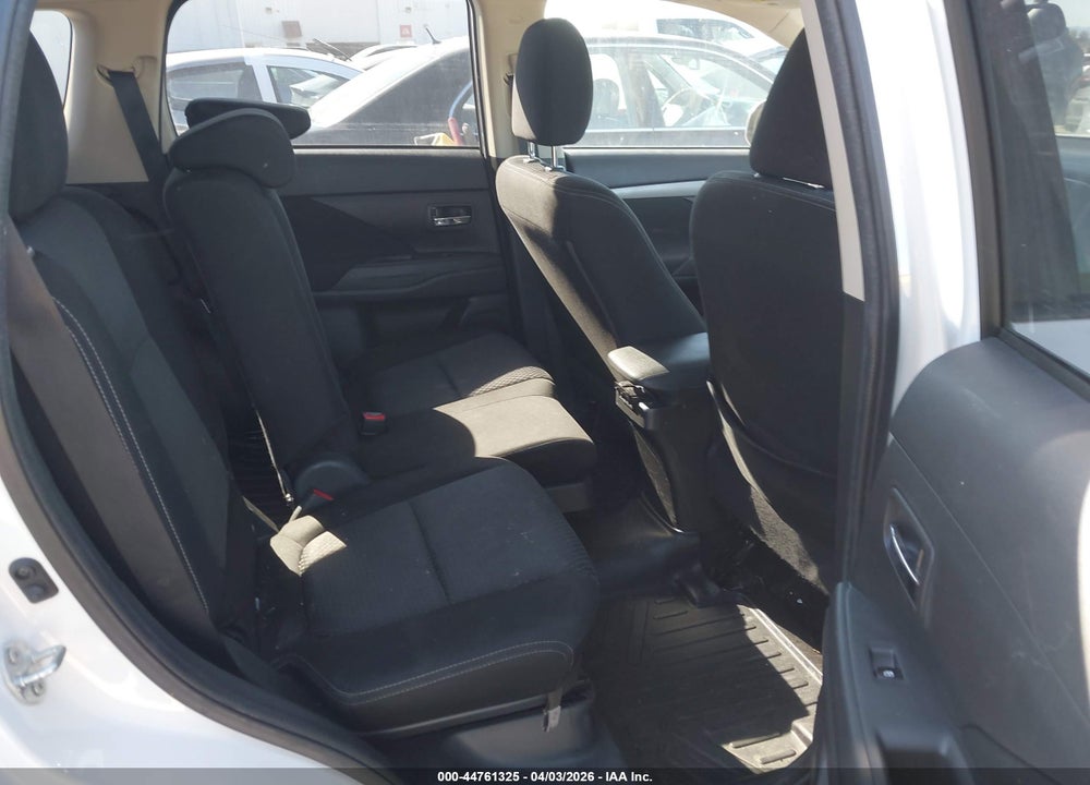 2017 MITSUBISHI OUTLANDER ES VIN: JA4AZ2A32HZ027863