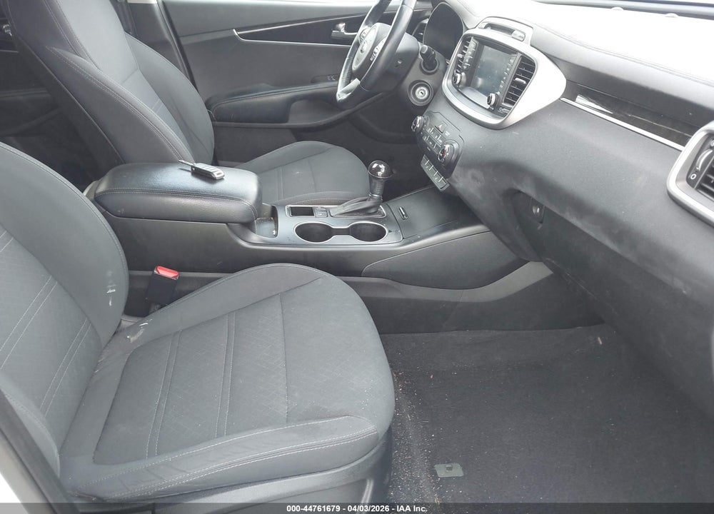 2017 KIA SORENTO 2.4L LX VIN: 5XYPG4A34HG261289