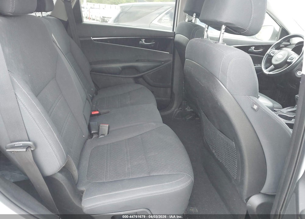 2017 KIA SORENTO 2.4L LX VIN: 5XYPG4A34HG261289