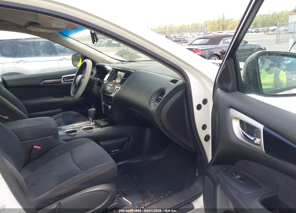 2014 NISSAN PATHFINDER S VIN: 5N1AR2MN7EC647489