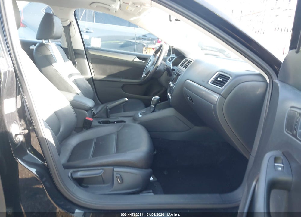 2014 VOLKSWAGEN JETTA 2.0L TDI VIN: 3VWLL7AJ8EM426945