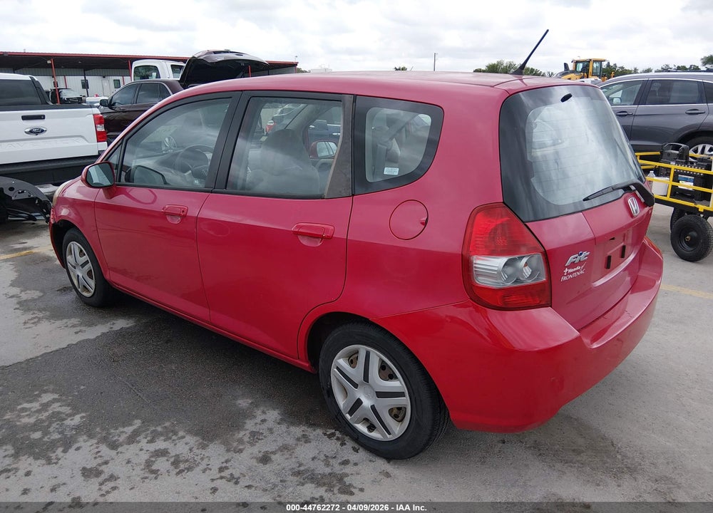 2007 HONDA FIT VIN: JHMGD38427S007573