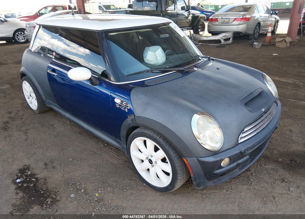 2004 MINI COOPER S VIN: WMWRE33454TD89957