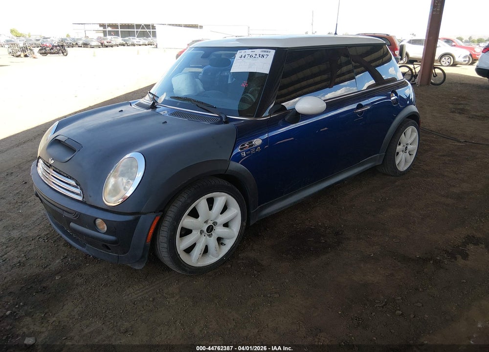2004 MINI COOPER S VIN: WMWRE33454TD89957
