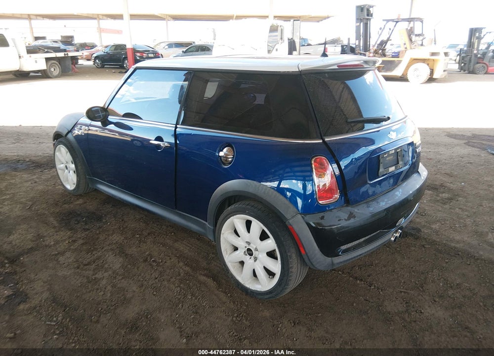 2004 MINI COOPER S VIN: WMWRE33454TD89957