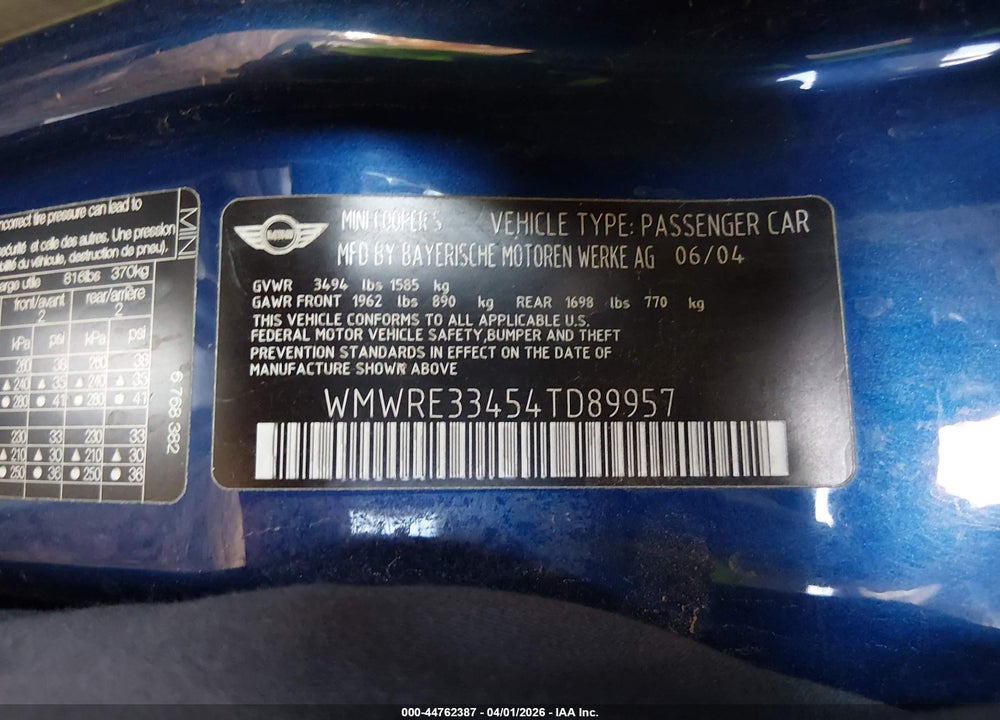 2004 MINI COOPER S VIN: WMWRE33454TD89957