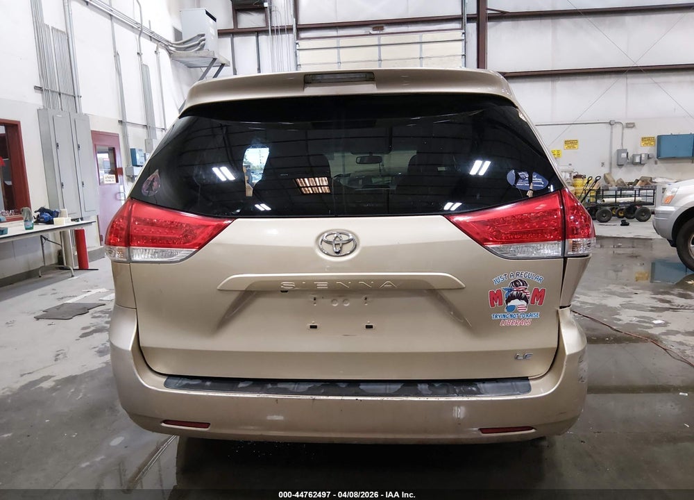 2014 TOYOTA SIENNA LE V6 8 PASSENGER VIN: 5TDKK3DC3ES472612