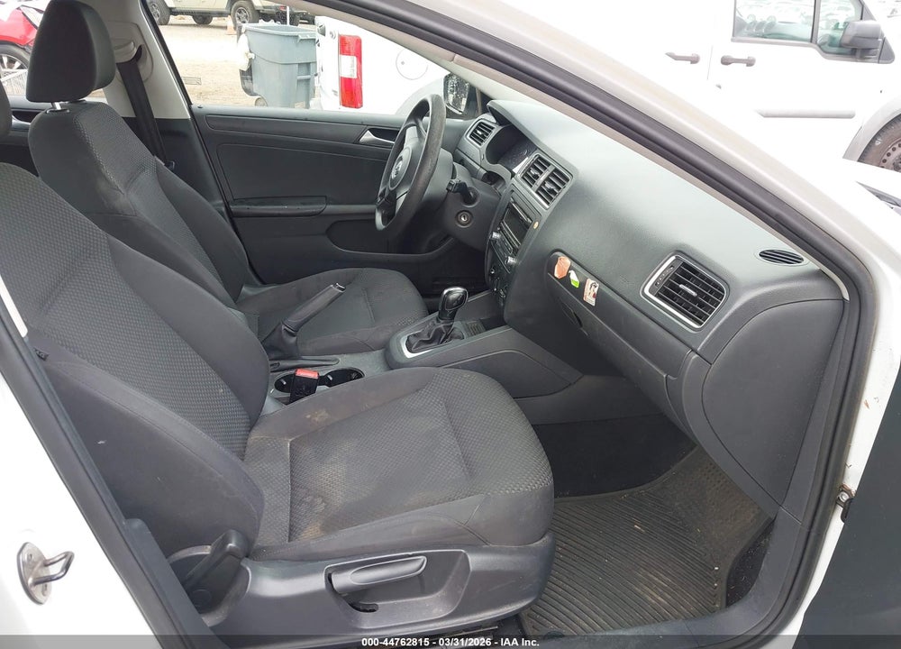 2014 VOLKSWAGEN JETTA 2.0L S VIN: 3VW2K7AJ0EM414187