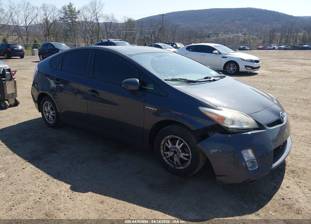 2011 TOYOTA PRIUS TWO VIN: JTDKN3DU9B0320137