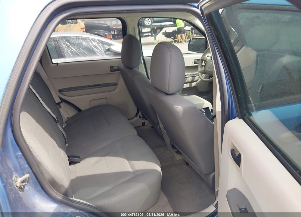 2010 FORD ESCAPE XLS VIN: 1FMCU9C7XAKD10009