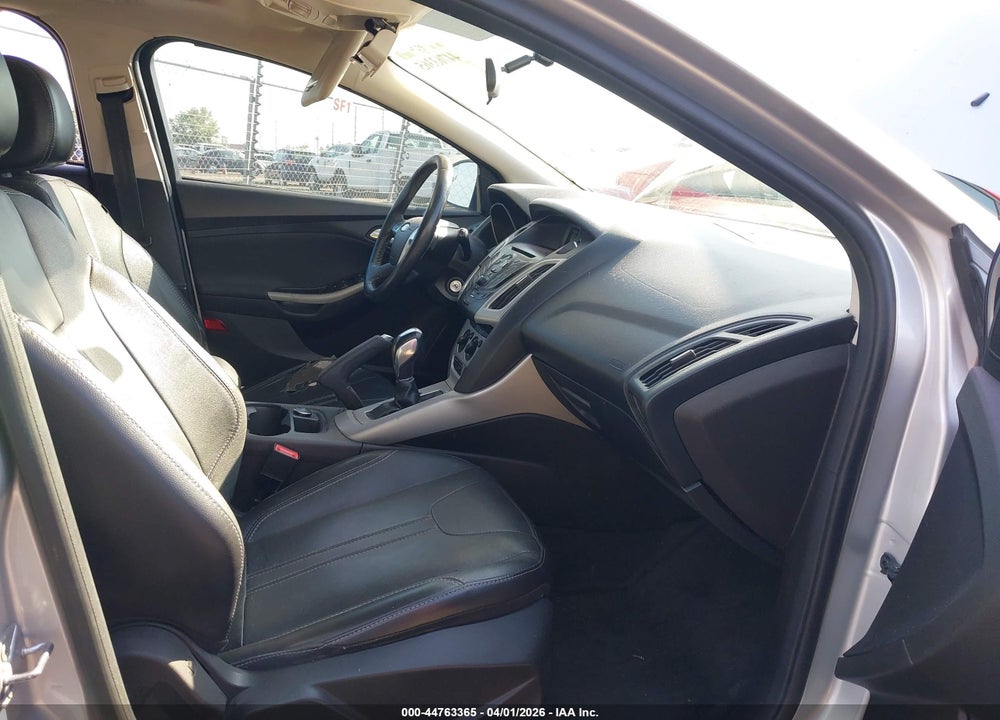 2014 FORD FOCUS SE VIN: 1FADP3K29EL260048