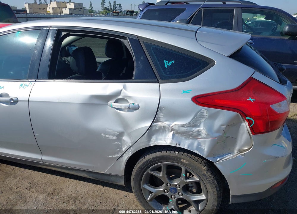 2014 FORD FOCUS SE VIN: 1FADP3K29EL260048