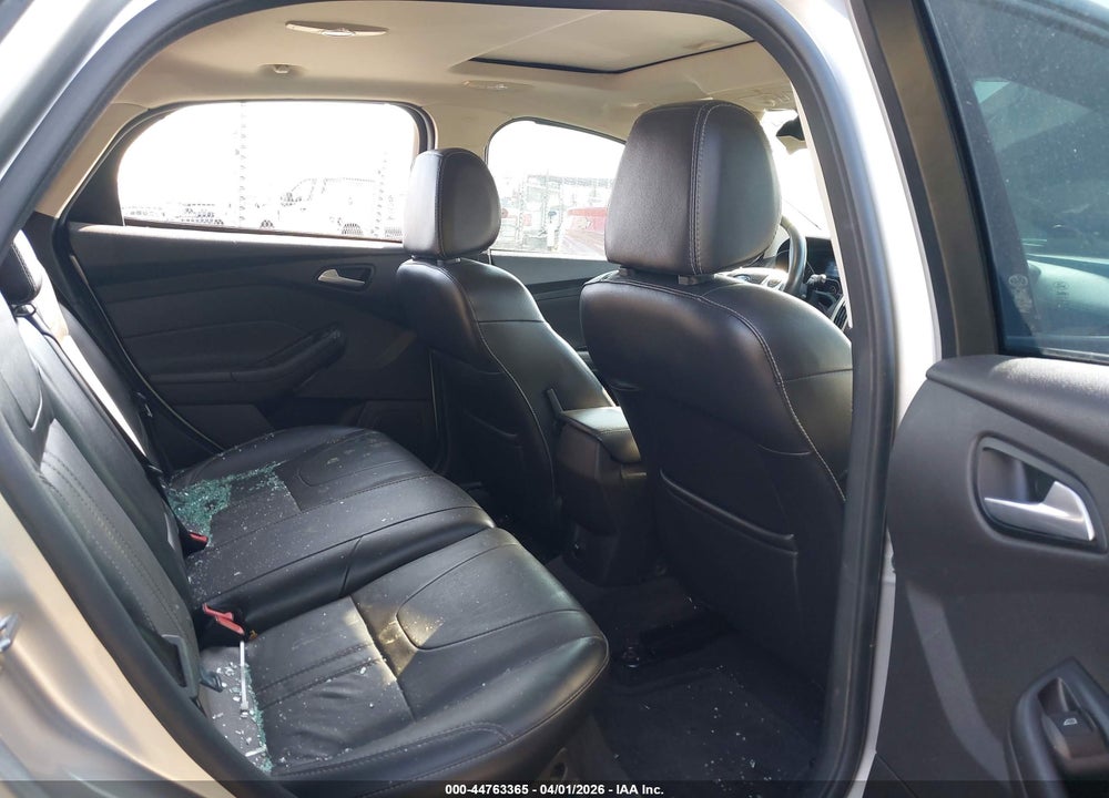 2014 FORD FOCUS SE VIN: 1FADP3K29EL260048