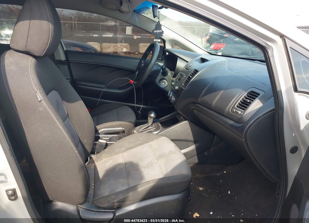 2016 KIA FORTE LX VIN: KNAFK5A81G5585199