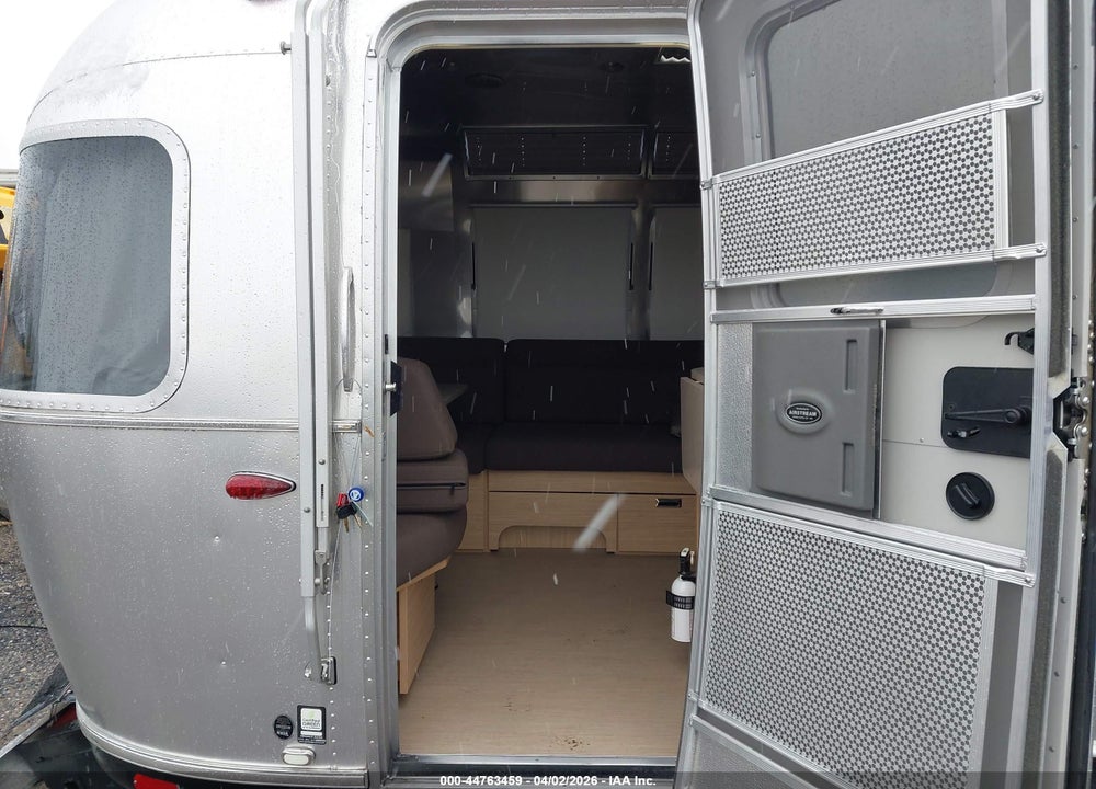 2018 AIRSTREAM OTHER VIN: 1STJ9YJ25JJ543284