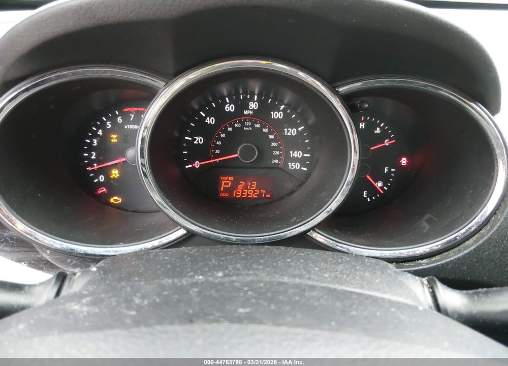 2011 KIA SORENTO LX VIN: 5XYKTCA18BG139217