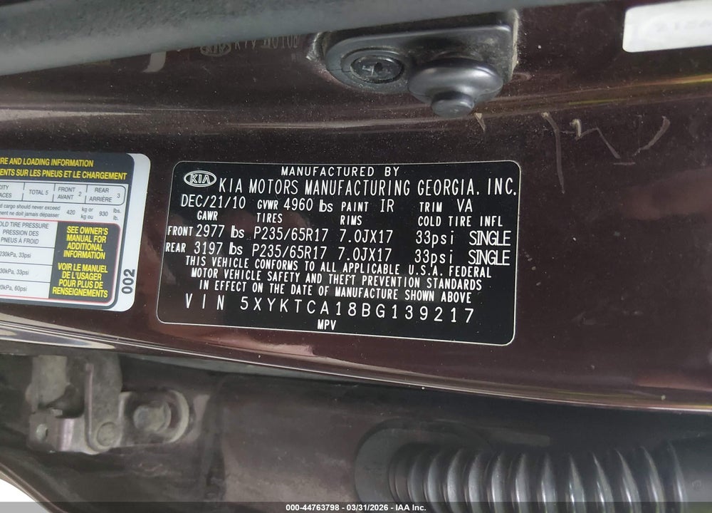 2011 KIA SORENTO LX VIN: 5XYKTCA18BG139217