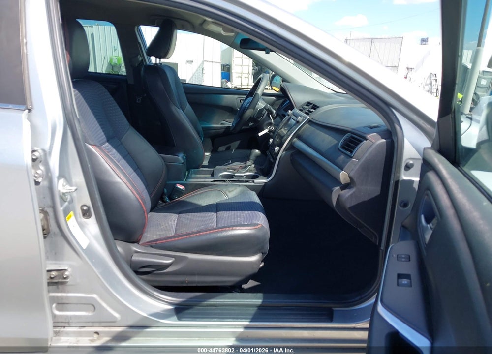 2015 TOYOTA CAMRY SE VIN: 4T1BF1FK2FU056685