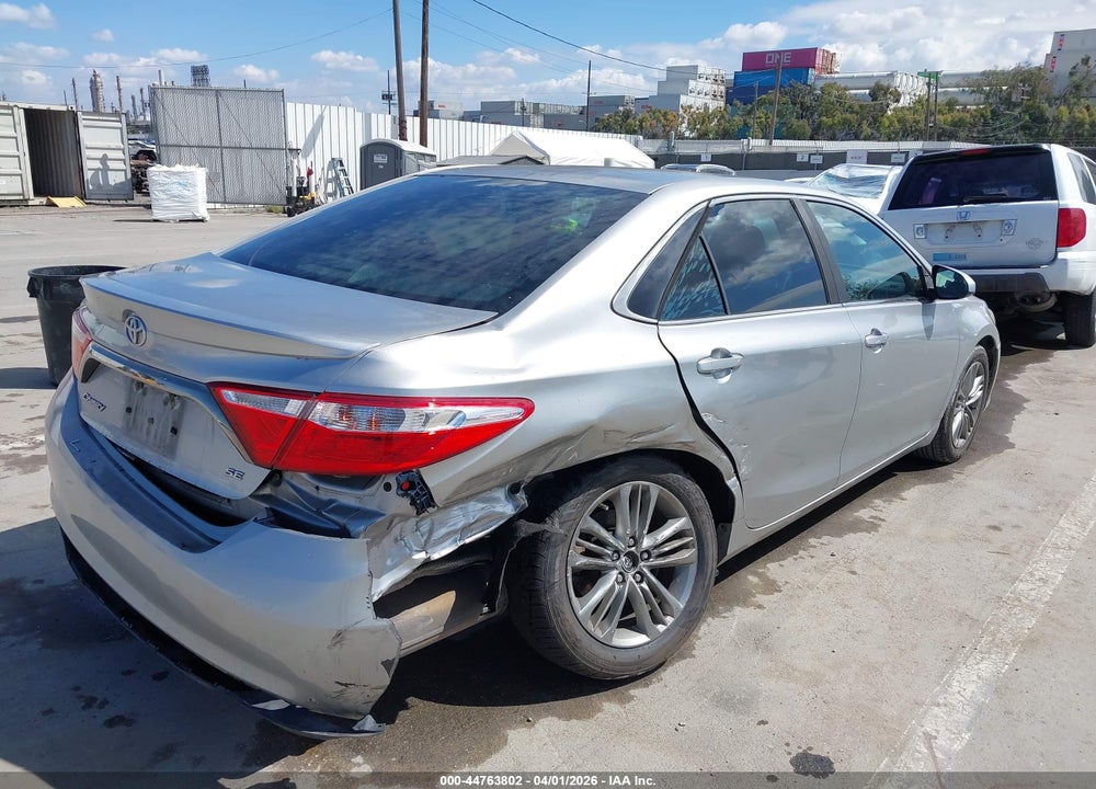 2015 TOYOTA CAMRY SE VIN: 4T1BF1FK2FU056685
