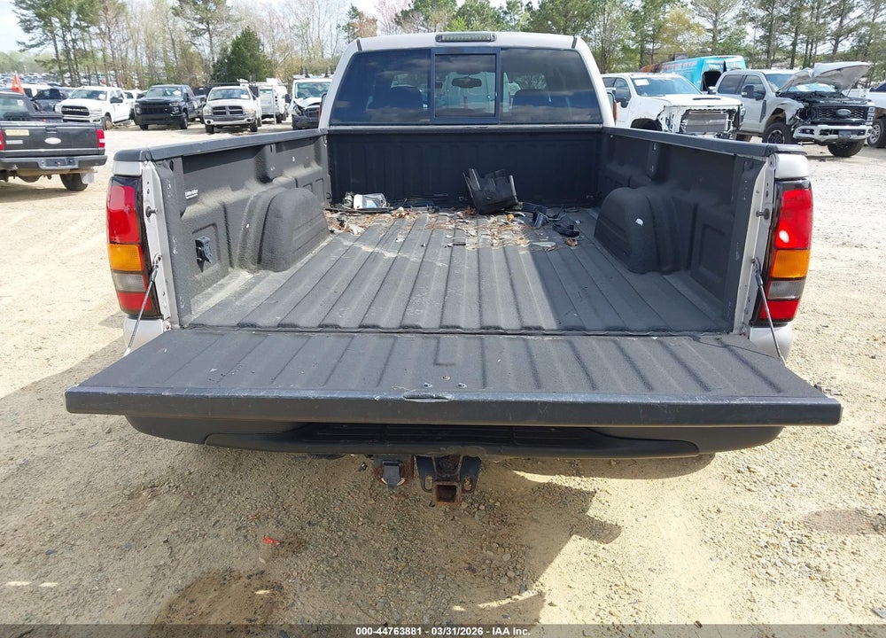 2005 GMC SIERRA 3500 SLT VIN: 1GTJK332X5F905198