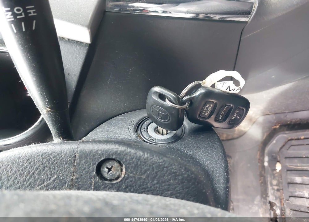 2007 TOYOTA MATRIX VIN: 2T1KR32E37C684759