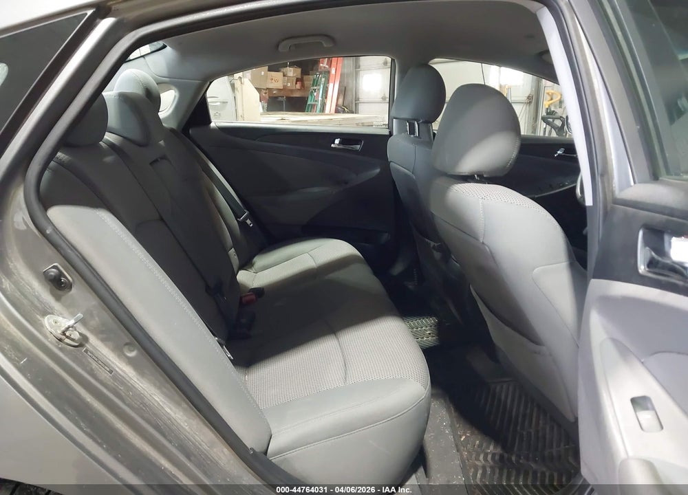 2013 HYUNDAI SONATA GLS VIN: 5NPEB4AC2DH553886