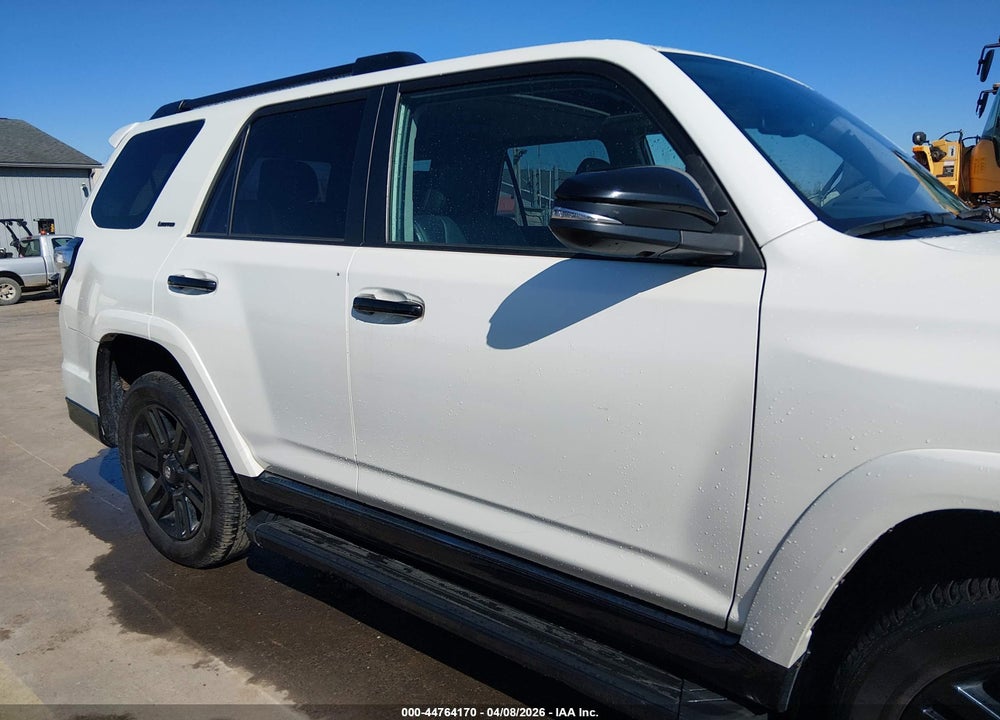 2020 TOYOTA 4RUNNER NIGHTSHADE SPECIAL EDITION VIN: JTEBU5JR0L5755207