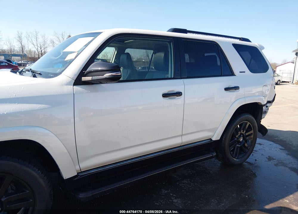 2020 TOYOTA 4RUNNER NIGHTSHADE SPECIAL EDITION VIN: JTEBU5JR0L5755207