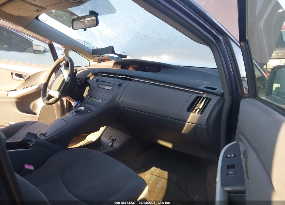 2011 TOYOTA PRIUS TWO VIN: JTDKN3DUXB0288010
