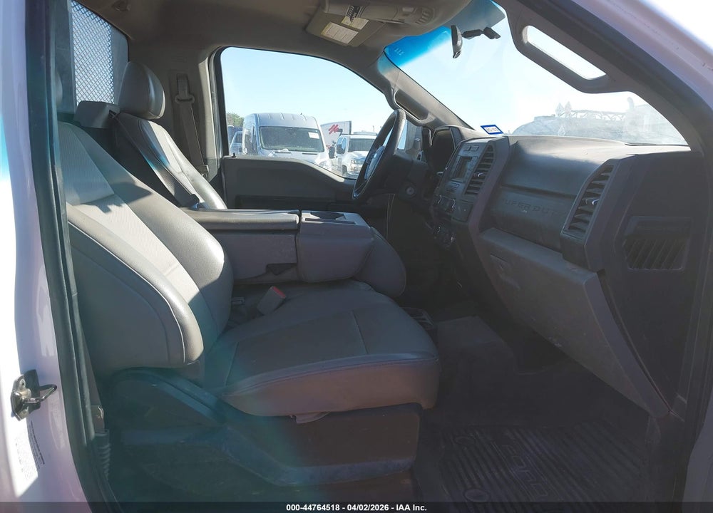 2017 FORD F-550 CHASSIS XL VIN: 1FDUF5GT2HEC86957