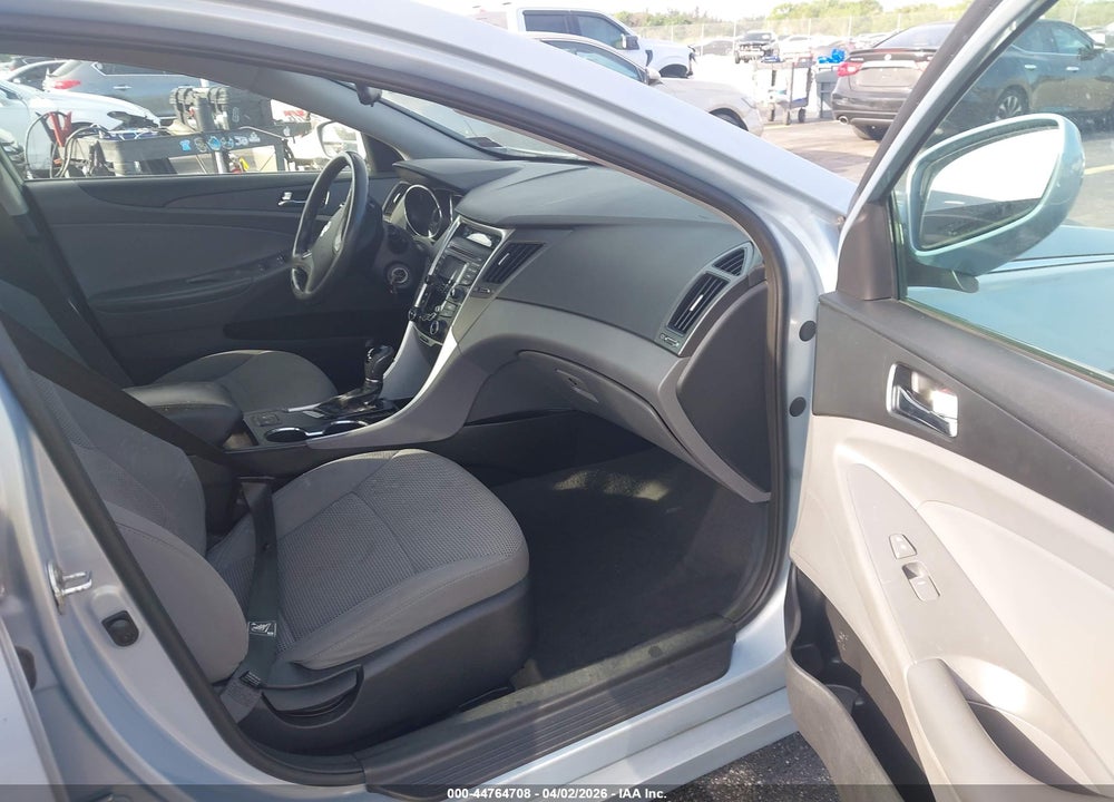2013 HYUNDAI SONATA GLS VIN: 5NPEB4AC5DH736151
