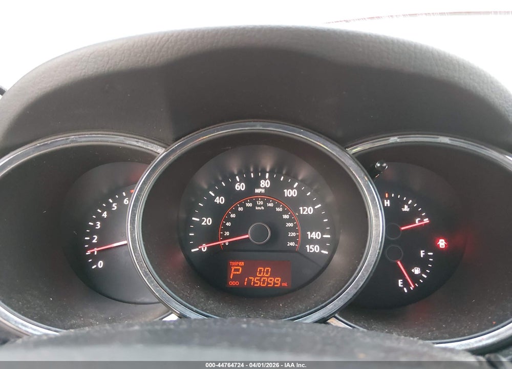 2011 KIA SORENTO LX VIN: 5XYKT3A12BG089799