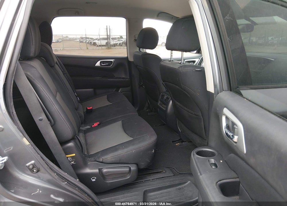 2017 NISSAN PATHFINDER PLATINUM/S/SL/SV VIN: 5N1DR2MM1HC606560