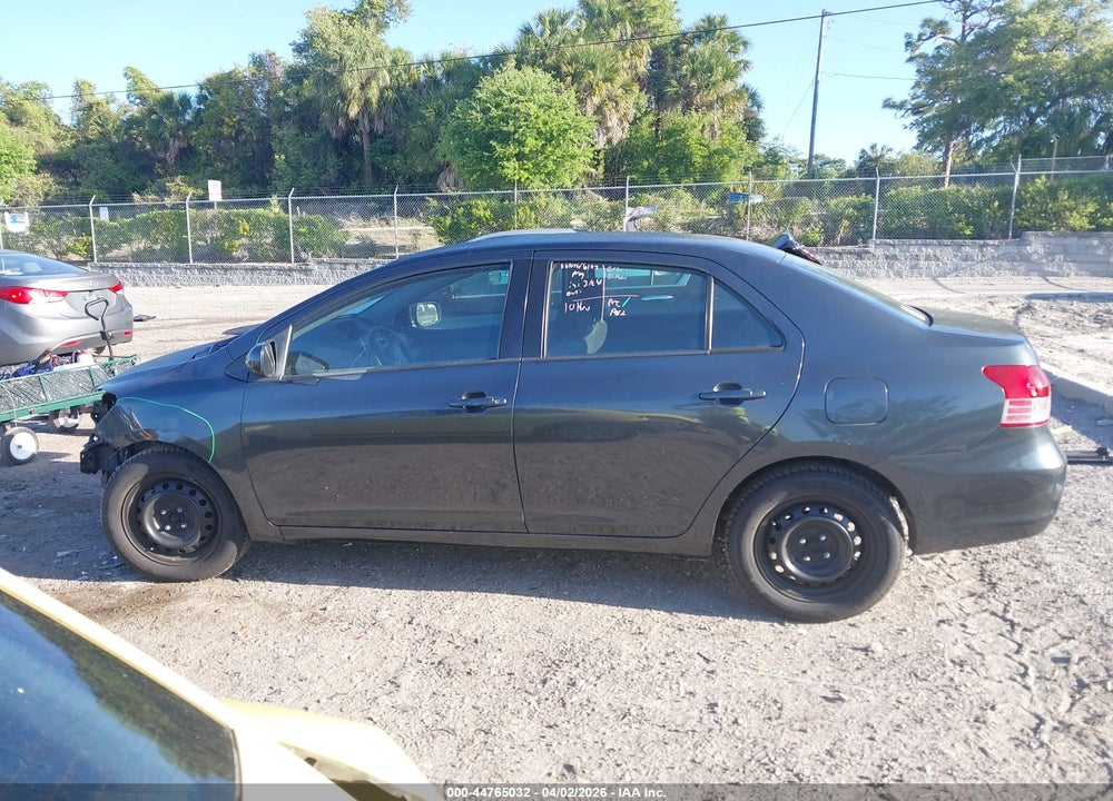 2010 TOYOTA YARIS VIN: JTDBT4K37A1363650