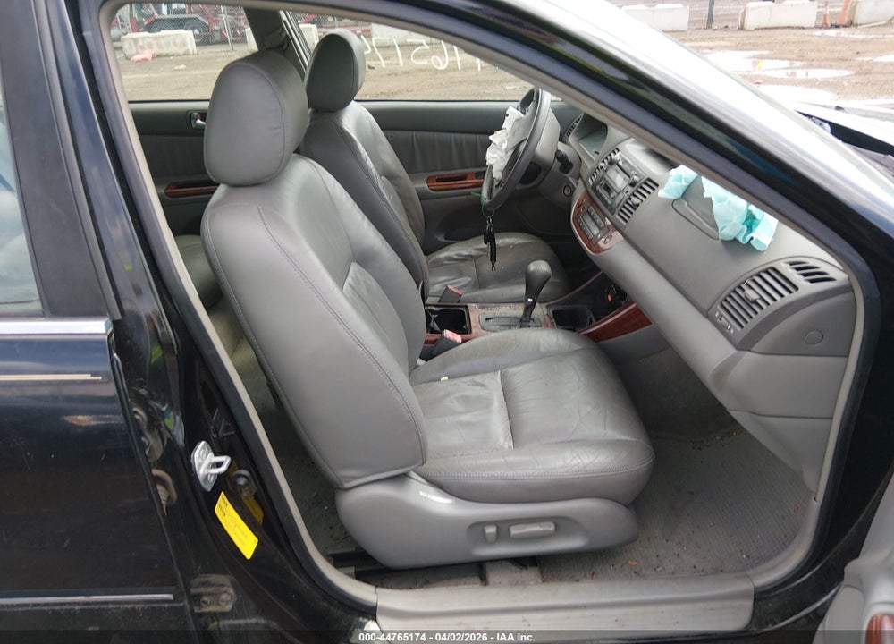 2002 TOYOTA CAMRY XLE V6 VIN: 4T1BF30K82U003830