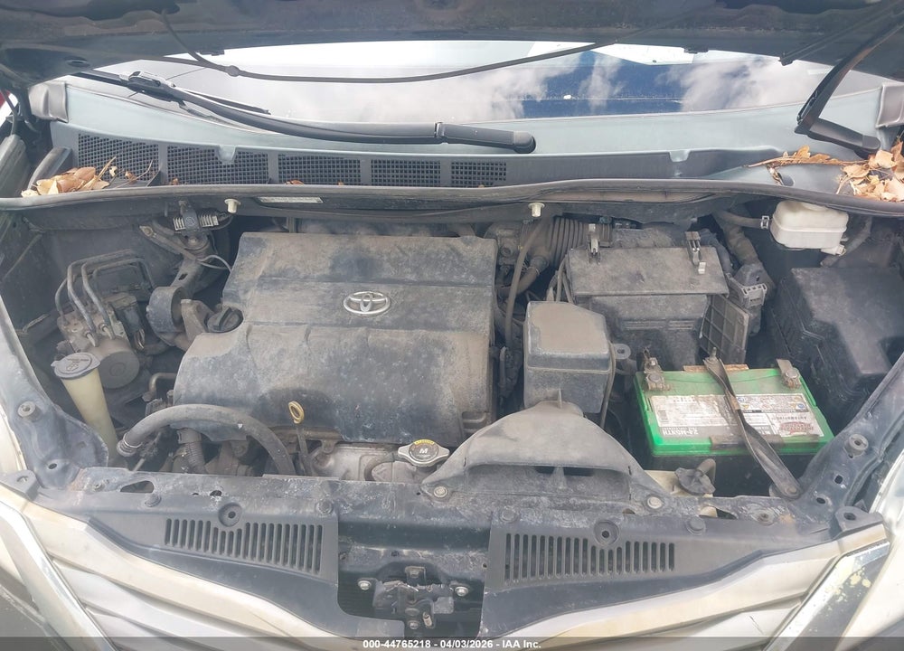 2014 TOYOTA SIENNA XLE V6 8 PASSENGER VIN: 5TDYK3DC4ES438866