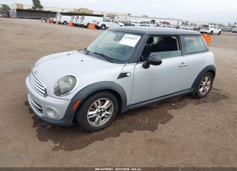 2011 MINI COOPER VIN: WMWSU3C5XBT093825
