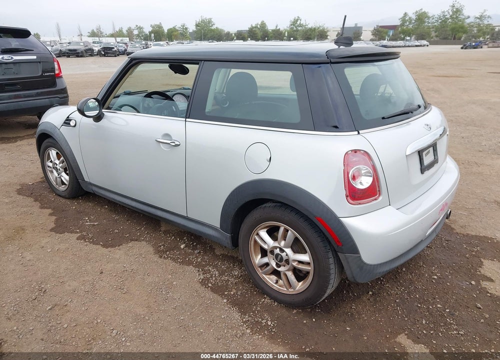 2011 MINI COOPER VIN: WMWSU3C5XBT093825