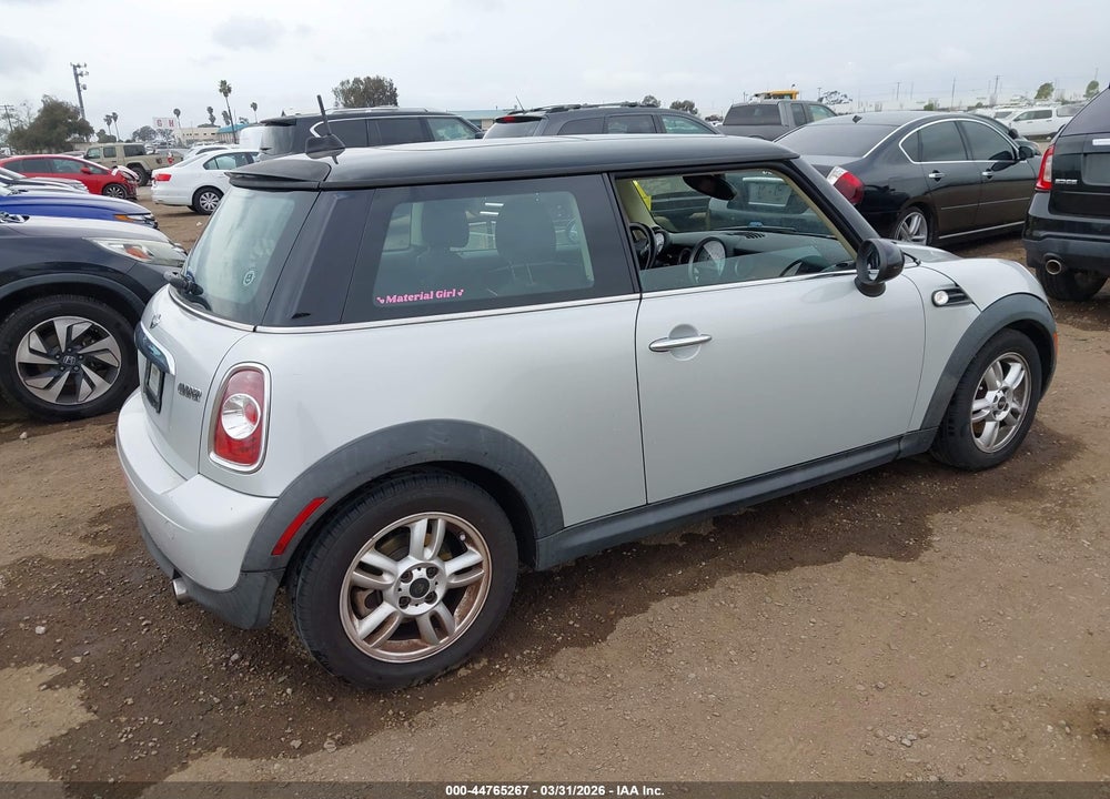 2011 MINI COOPER VIN: WMWSU3C5XBT093825