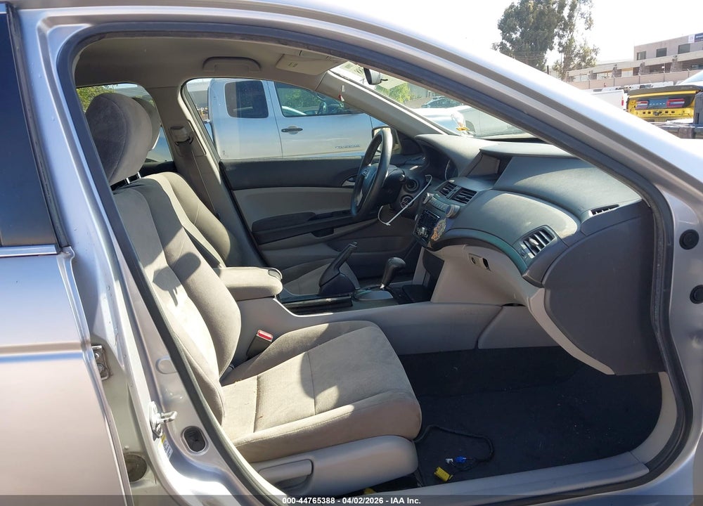 2010 HONDA ACCORD 2.4 LX VIN: 1HGCP2F32AA102421