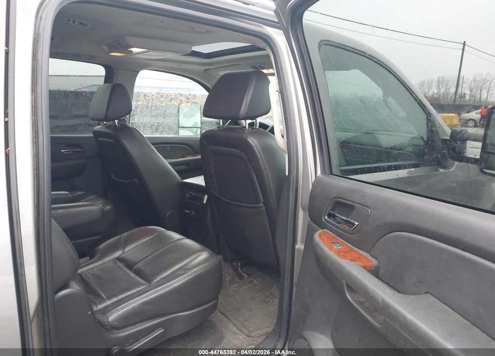 2008 CHEVROLET SUBURBAN 2500 LT VIN: 3GNGK26K18G172954