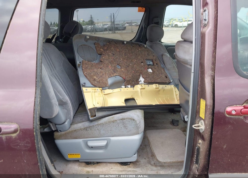 2000 TOYOTA SIENNA XLE VIN: 4T3ZF13C2YU171597