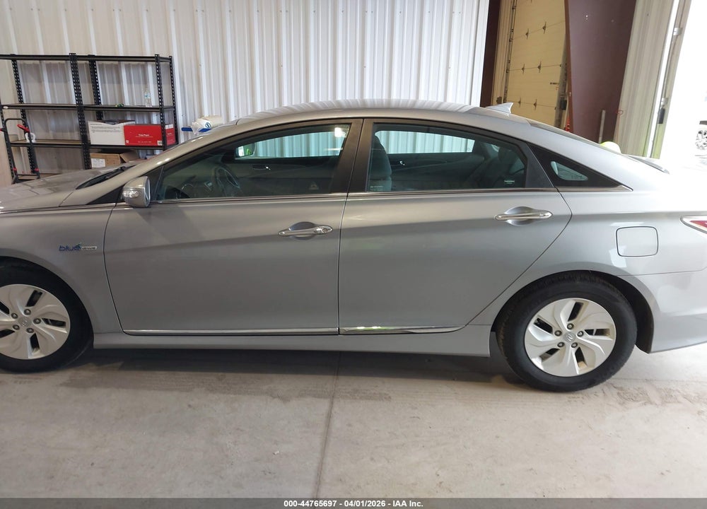 2014 HYUNDAI SONATA HYBRID VIN: KMHEC4A42EA118005