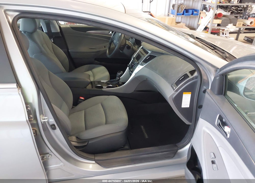2014 HYUNDAI SONATA HYBRID VIN: KMHEC4A42EA118005