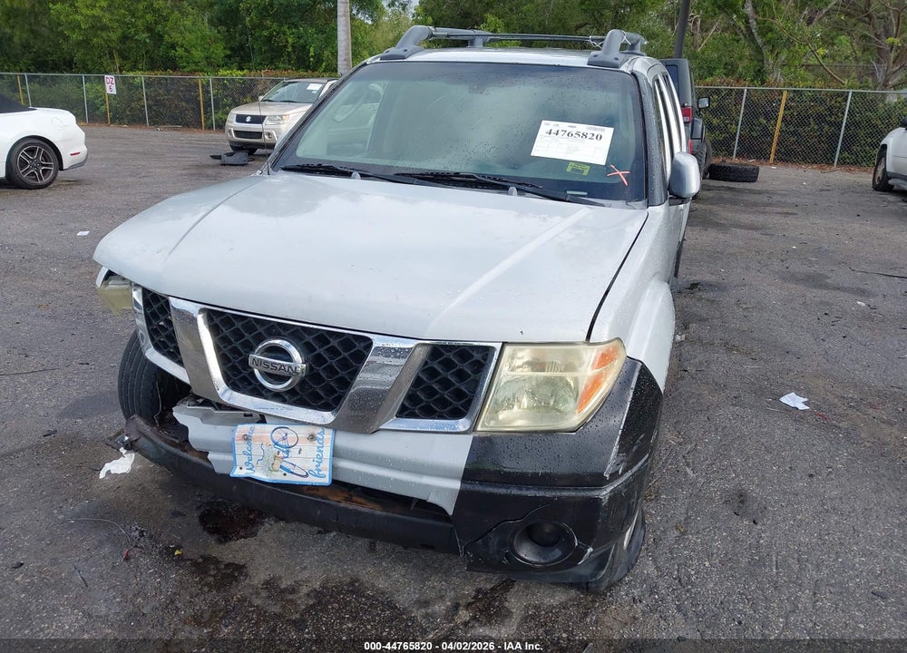 2005 NISSAN FRONTIER LE VIN: 1N6AD07W35C404903