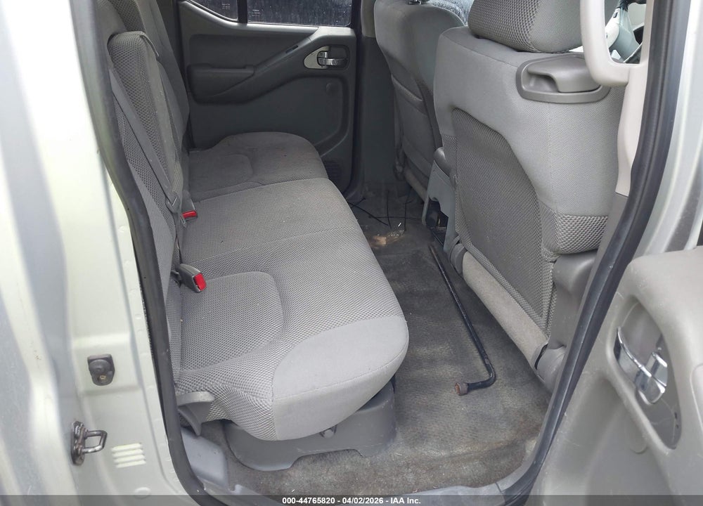 2005 NISSAN FRONTIER LE VIN: 1N6AD07W35C404903