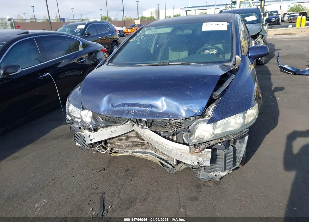 2010 HONDA CIVIC LX VIN: 19XFA1F5XAE018191
