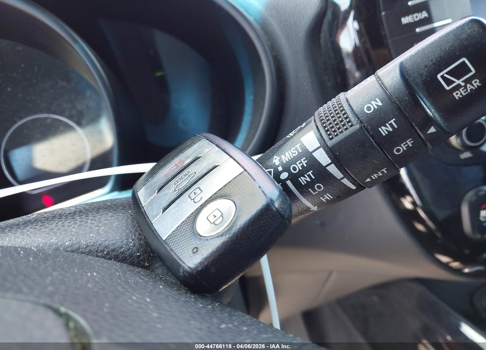 2015 KIA SOUL + VIN: KNDJP3A56F7751745