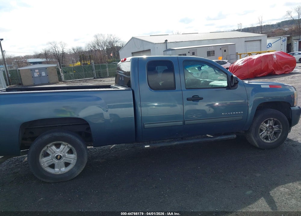 2010 CHEVROLET SILVERADO 1500 LT VIN: 1GCSKSE3XAZ102825