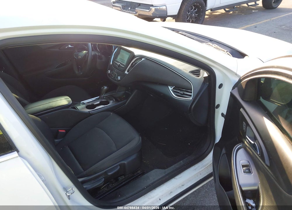 2018 CHEVROLET MALIBU LT VIN: 1G1ZD5ST7JF245997